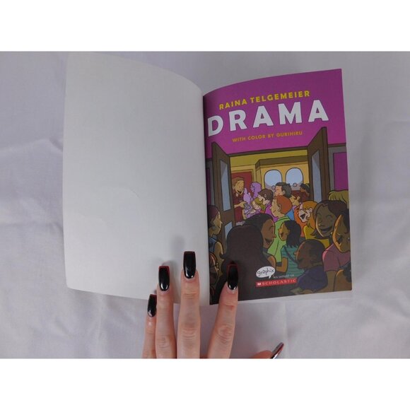 Drama Raina Telgemeier Graphic Novel Middle Grade Teen Softcover Scholastic Book - Picture 4 of 5